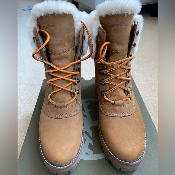 SOLD Timberland Courmayer Valley boots - Picture 4 of 12